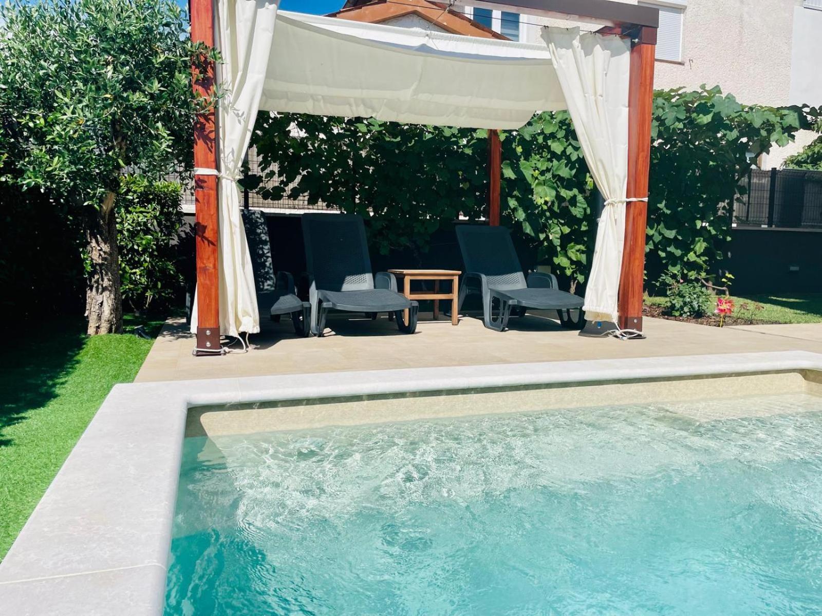 Boutique Apartment With Private Pool For Your Exclusive Use Novigrad Istria Dış mekan fotoğraf